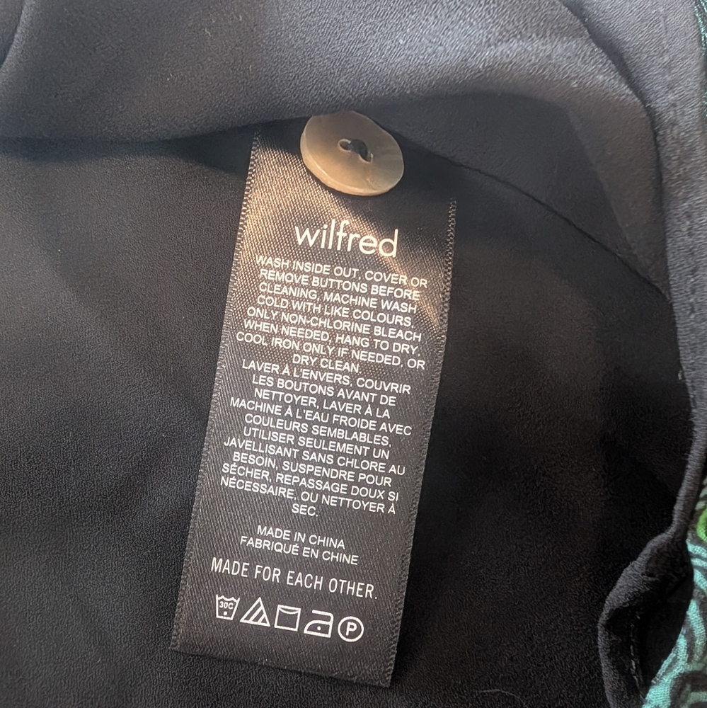 Wilfred Elegant Green V-Neck Dress - Picture 6 of 8